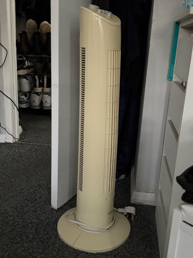 Tower Fan with Timer and Aroma Therapy. Good Working Order