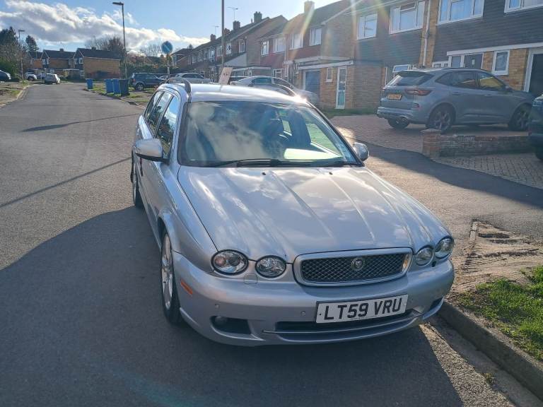 Heated front windscreen MOT until August 2026 