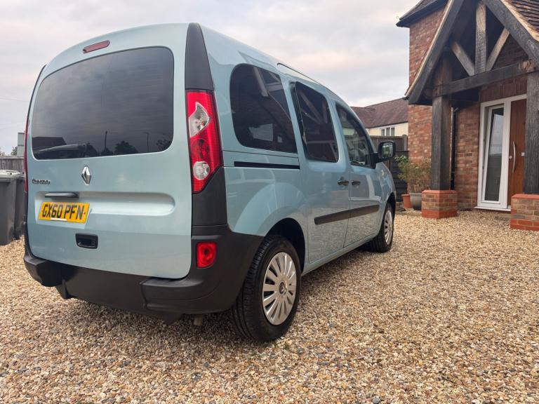 RENAULT KANGOO MOBILITY VEHICLE WHEELCHAIR RAMP DISABLED CAR. WAV 18,000 MILES 