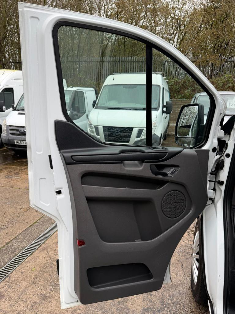 2018 Ford Transit Custom 2.0 TDCi 105ps Low Roof Van PANEL VAN DIESEL Manual