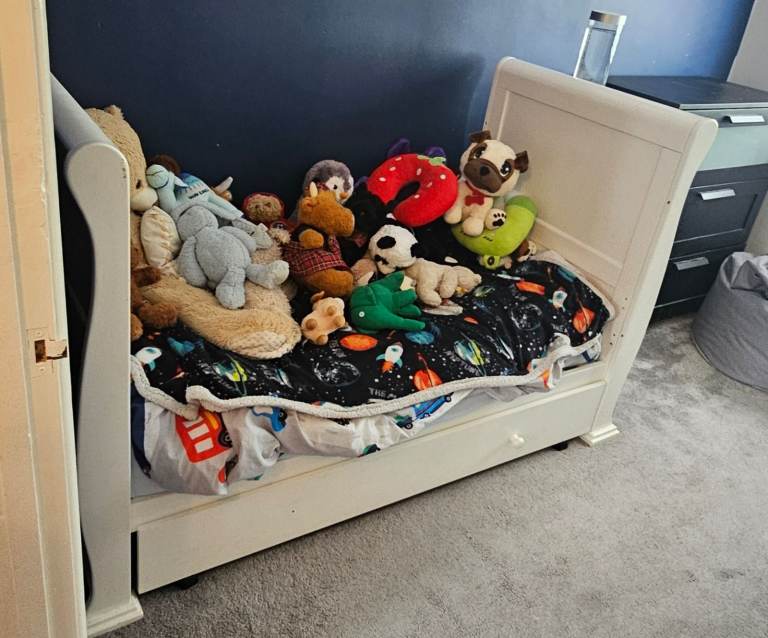 Kids Cot/bed for sale