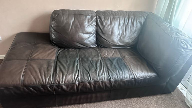 Brown Leather Sofa – Can Be Used Attached or Detached