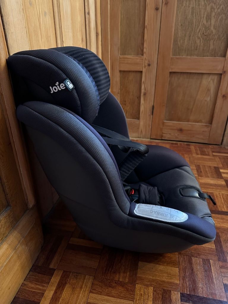 Joie car seat and Joie i-base Advance