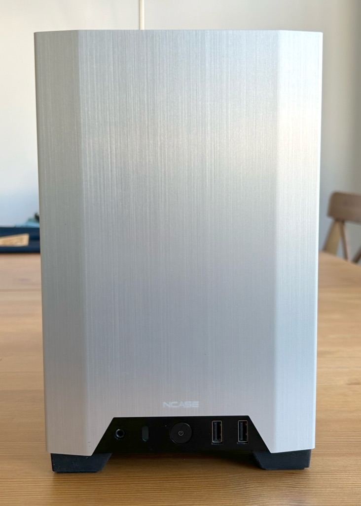 NCASE M1 v6.1 Mini-ITX SFF (12.6 litre) computer chassis/case