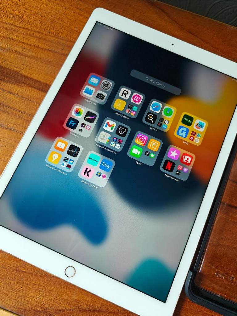 Apple iPad Pro 12.9” 32GB + Apple Pencil + Case + Paperlike