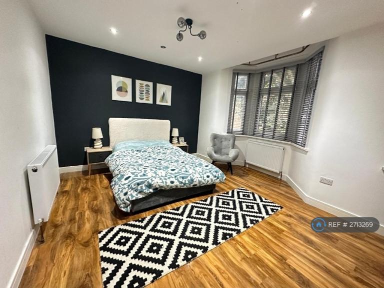 6 bedroom house in Neville Road, London, E7 (6 bed) (#2713269)