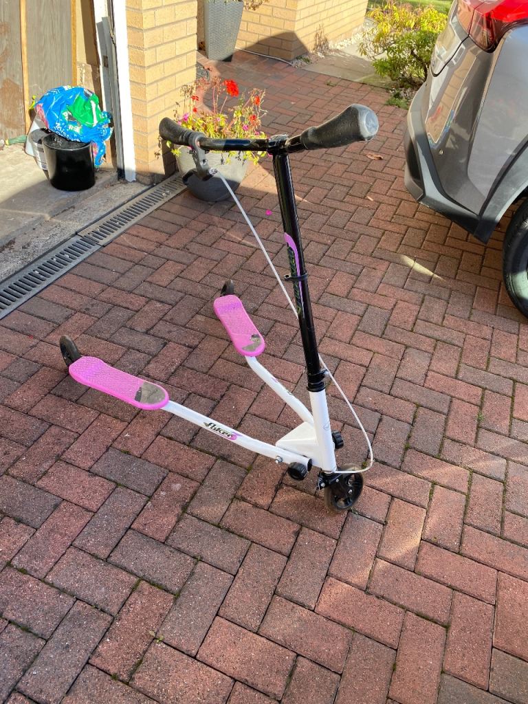 free Scooter – White and Pink, Good Condition