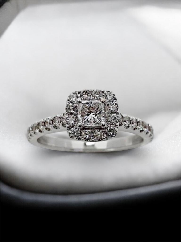  Neil Lane 14ct White Gold 0.81ct Diamond Engagement Ring – Cost £3499