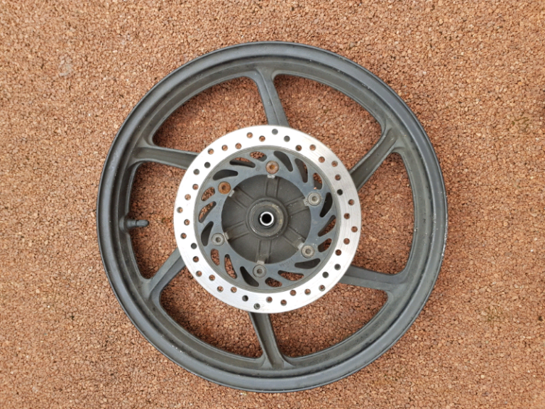Honda CBF 125 front wheel and disc