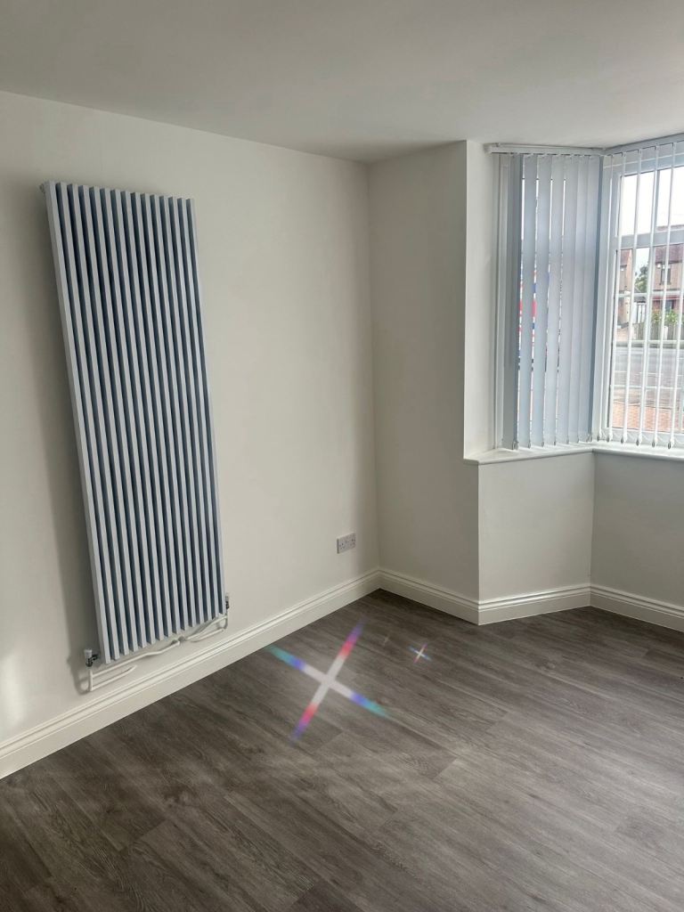 6 Bed Beautiful spacious house with drive 