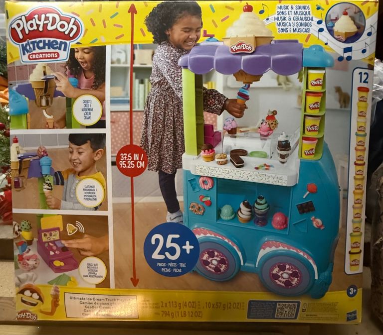 Play-Doh Kitchen Creations Ultimate Ice Cream Truck – New in Box