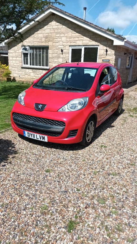 Peugeot, 107 Urban, 3 Door Hatchback, 2011, Manual 5 speed, 998 (cc), 