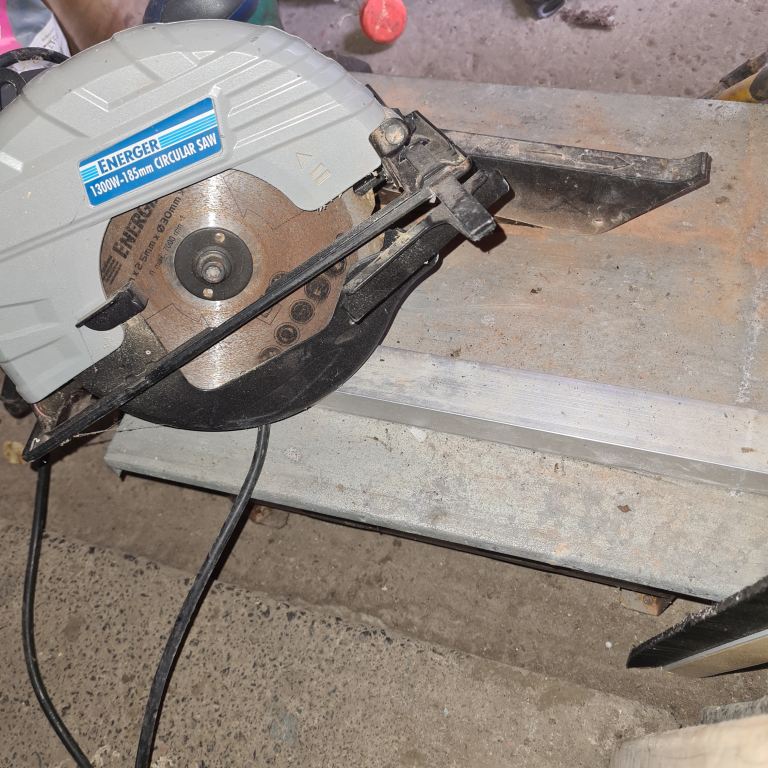 ENERGER 1300W-185mm Circular Saw
