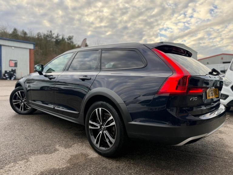 2018 Volvo V90 2.0 D4 Cross Country Pro 5dr AWD Geartronic ESTATE DIESEL Automatic