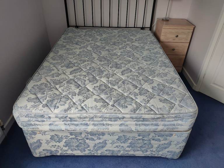 Free! Double bed with mattress and headboard 