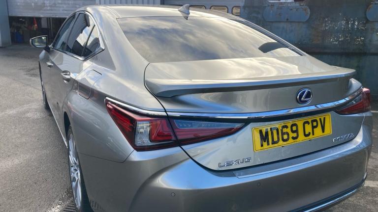 2020 Lexus ES 300h 2.5 4dr CVT SALOON PETROL/ELECTRIC Automatic