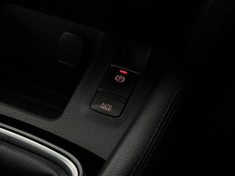 2017 Nissan Qashqai 1.5 dCi N-Connecta 5dr HATCHBACK DIESEL Manual