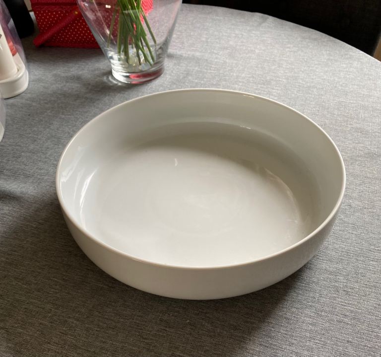 NEW large porcelain salad/serving bowl