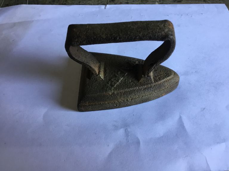 Vintage Cast Iron Flat Iron –