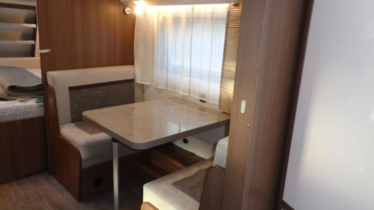 Hobby Prestige 720 UKFe 7 BERTH,FIXED BED,FIXED BUNK BEDS IN VERY NICE C... 2019