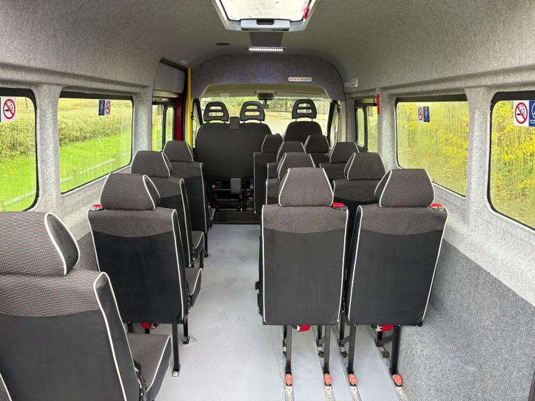 2016 Peugeot Boxer 335 2.2hdi 6spd 130ps Lwb 14 Seat Minibus _ *Only 11,550 Mls*