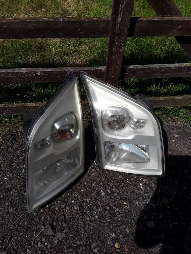 Ford transit 2007  MK7  front headlights