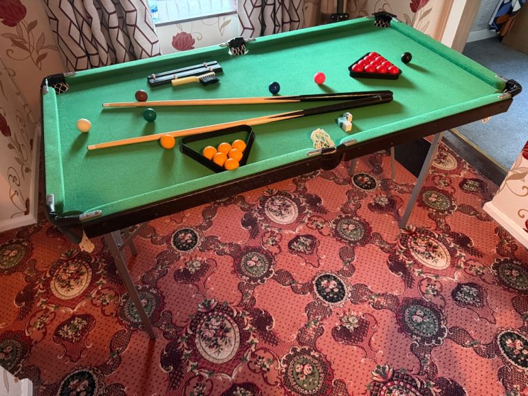 Hy-pro 4ft 6in snooker and pool table
