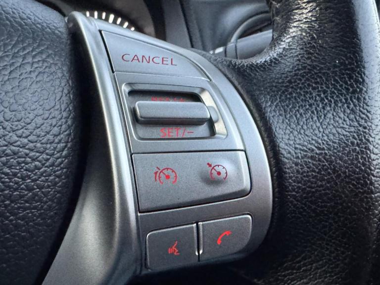  Nissan Navara 2.3 dCi N-Guard Auto 4WD Euro 6 4dr Diesel Automatic