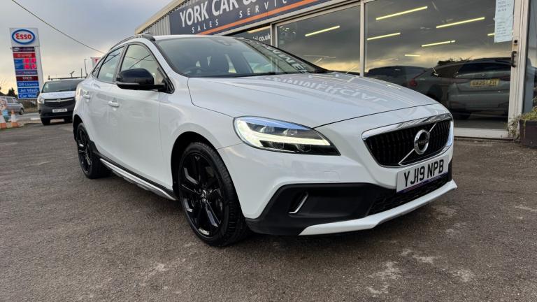 2019 Volvo V40 T3 [152] Cross Country Pro 5dr Geartronic HATCHBACK Petrol Automatic