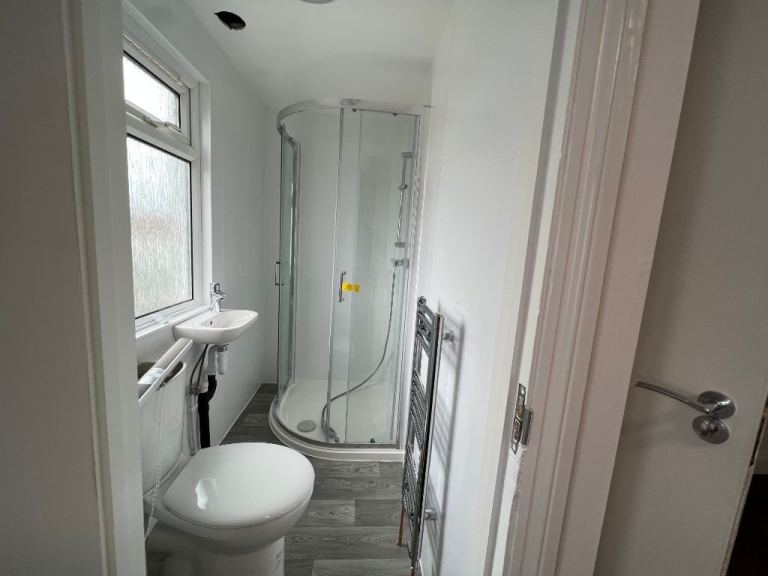  DOUBLE ENSUITE  ROOM PRINCESS AVENUE KINGSBURY NW9