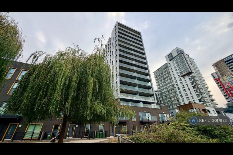 Studio flat in Bessemer Place, London, SE10 (#3017873)