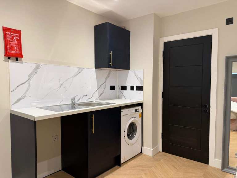 Ground floor self-contained studio flat in South Harrow - DSS Welcome