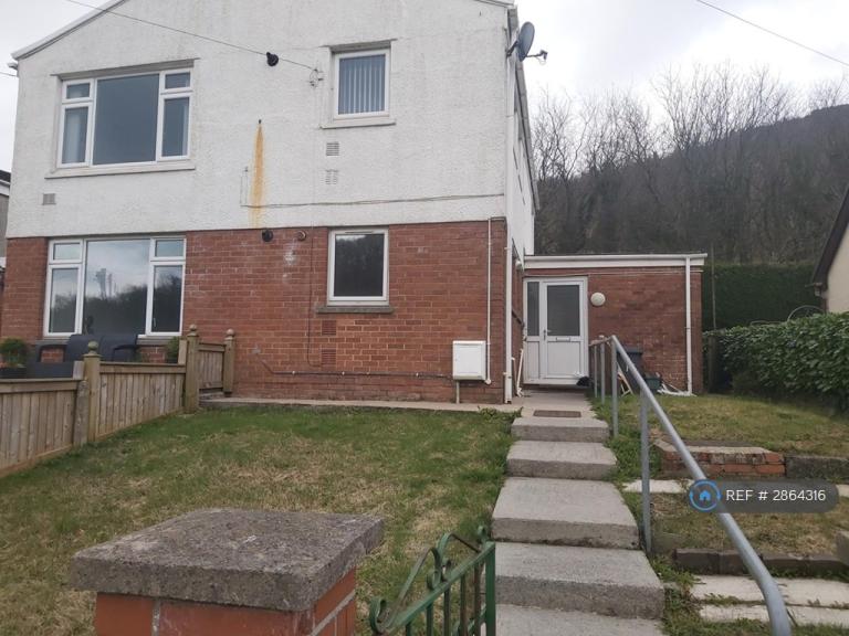 2 bedroom flat in Pontrhydyfen, Port Talbot, SA12 (2 bed) (#2864316)