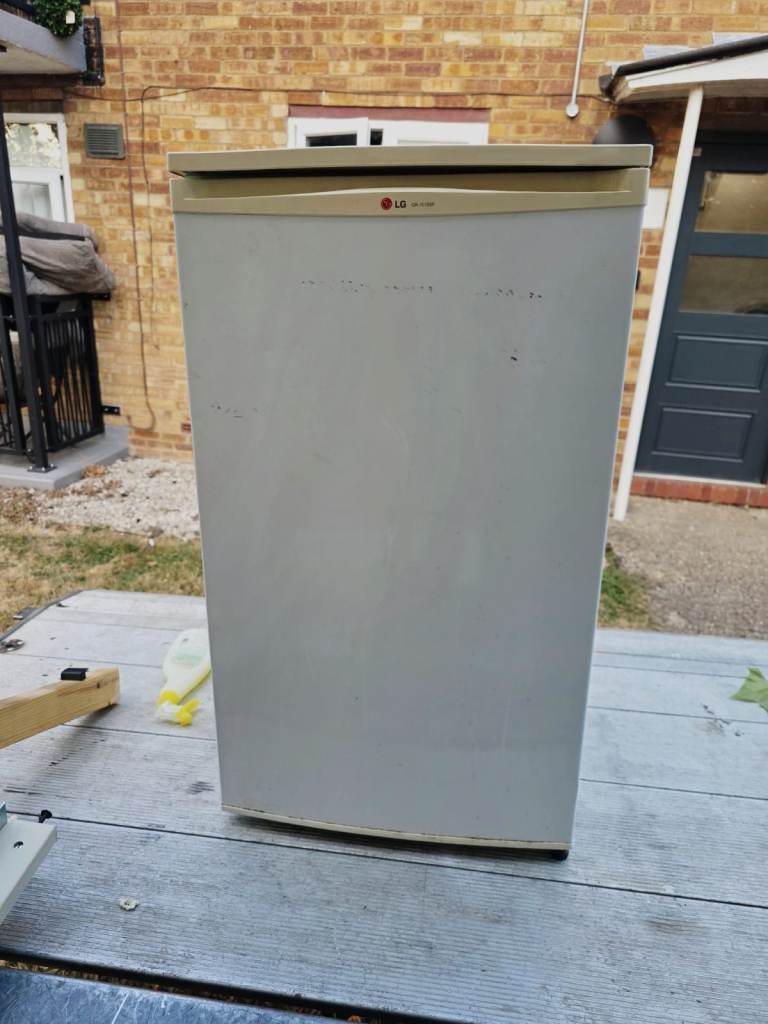 LG Freestanding Fridge freezer – Good Condition