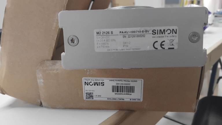 SIMON PA-KL²-100/710-S-GV Window Actuators – 2 Available
