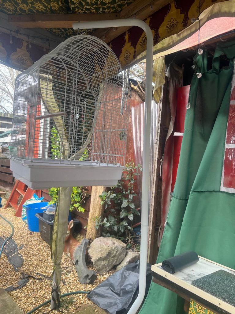 White cage with stand 