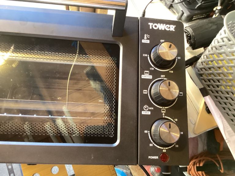 Small oven 