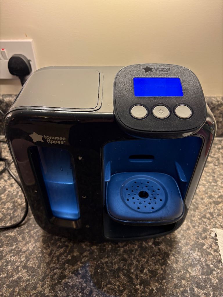 Tommee Tippee Perfect Prep Day & Night baby formula feed maker