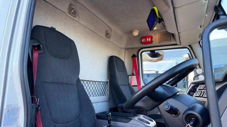 2019 DAF TRUCKS LF 180 24FT BOX VAN 15 T0N GVW EURO 6 