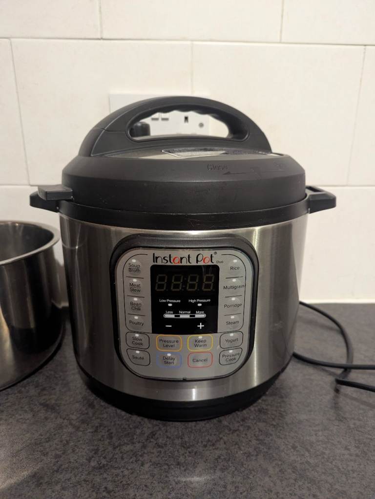 Instant Pot Duo Multi cooker 