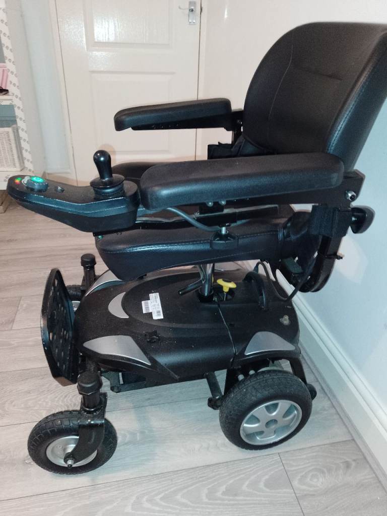 Electric wheelchair