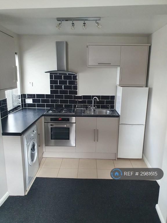 1 bedroom flat in Unity Street, Sittingbourne, ME10 (1 bed) (#2981615)