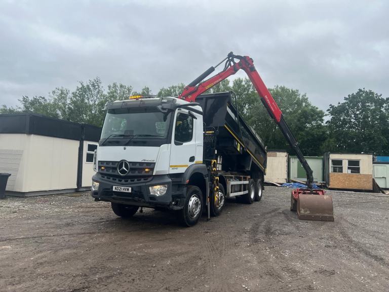 Mercedes-Benz Arocs 3240 8X4 TIPPER GRAB, CHOICE OF 2 , LOW MILEAGE , IMMACULATE