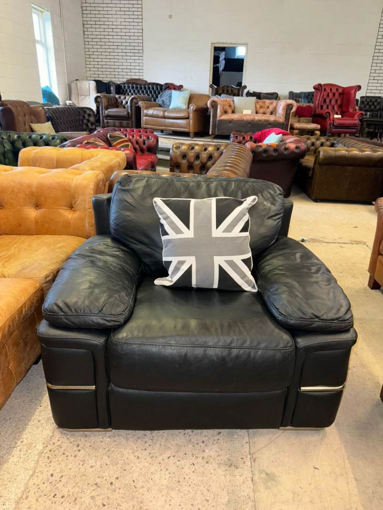 Black Violino well made leather chair deliv poss