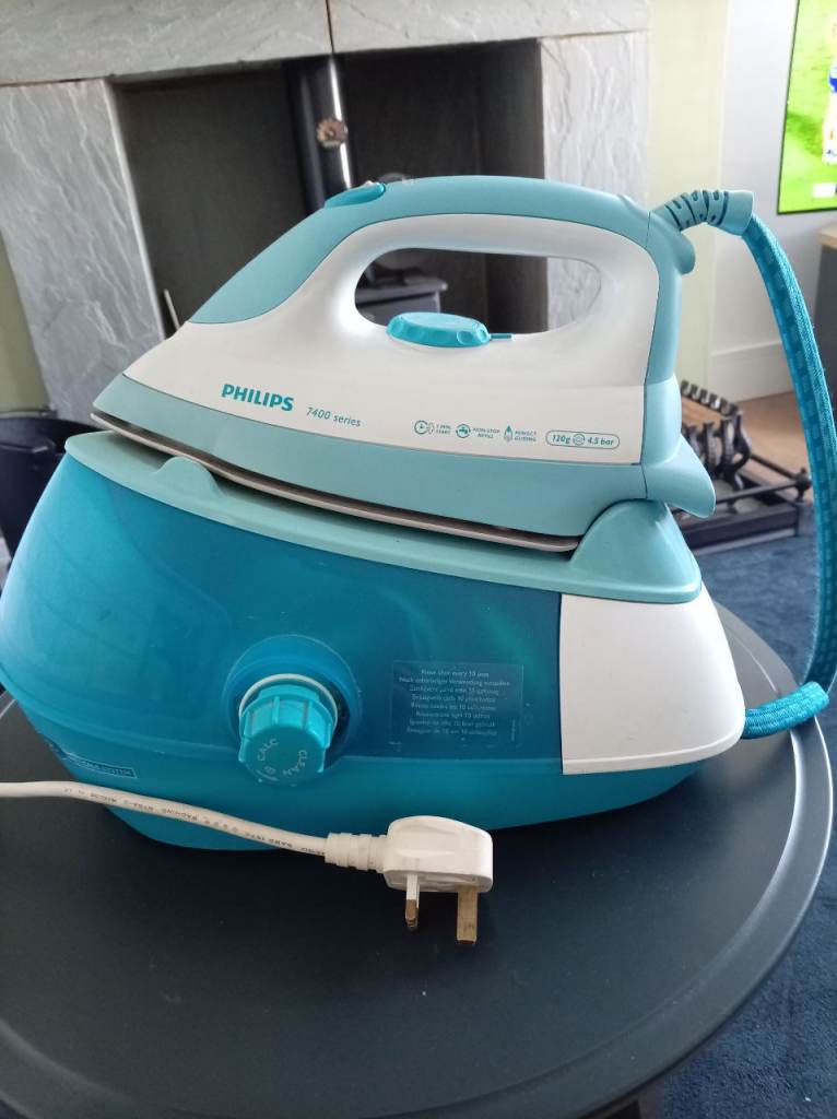 Philips 7400 series Steamglide Iron - Good Condition