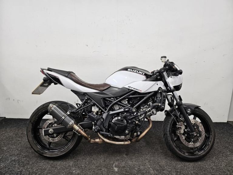 SUZUKI SV650X ** RandG BOBBINS - ADJUSTABLE LEVERS - SLIP ON CAN **