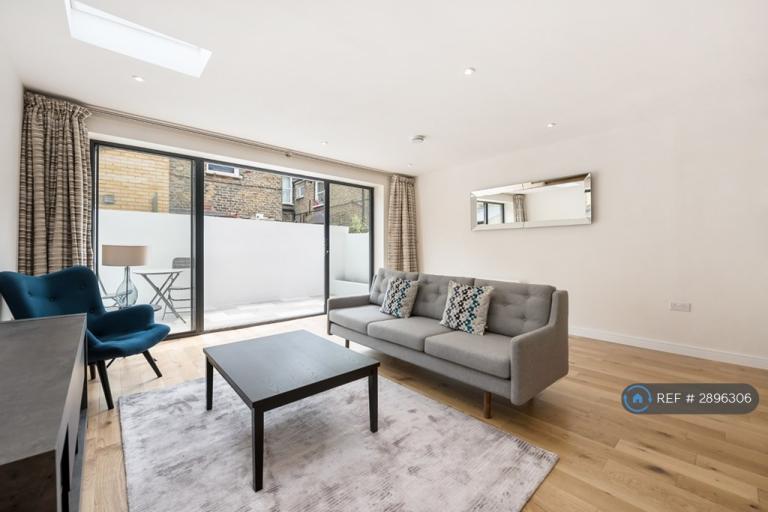2 bedroom flat in Walcorde Avenue, London, SE17 (2 bed) (#2896306)