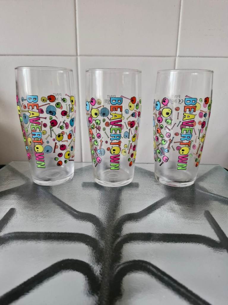 3 brand new beavertown pint glasses 