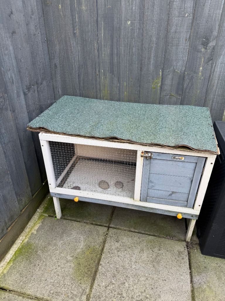 Small Rabbit/ hamster hut