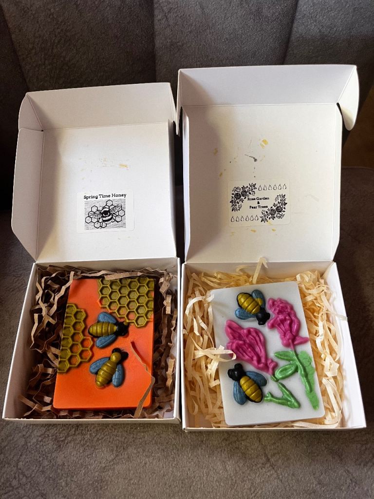 Pair of Bee & Flower Wax Melt Slabs - New in Box